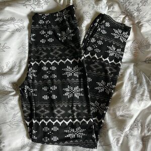 Agnes & Dora Black and White Patterned Leggings